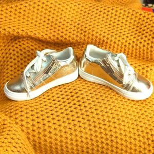 Brand New Kidpik Gold sneakers for toddler Girls size 8